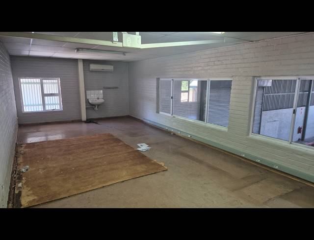3,660M² WAREHOUSE TO LET IN WHITE RIVER INDUSTRIAL